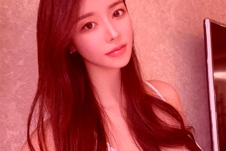 Sadie, 26 — Escort in Xiaoyangqi, China