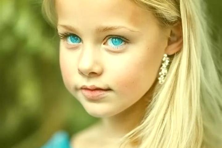 Sadie, 27, a blonde blue-eyed caucasian companion based in Grossschirma. Offering GFE, Duos, Travel Companion. Available for incall and outcall, day and even...
