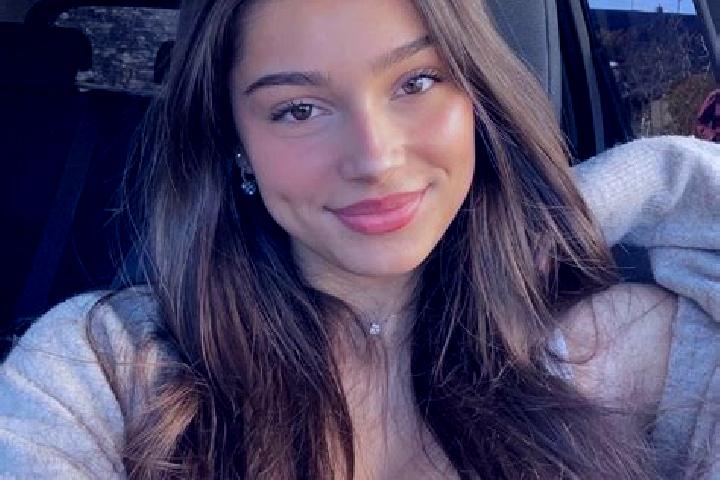 Sadie, 27, a brunette blue-eyed indian companion based in Lehnstedt. Offering Striptease, Girlfriend Experience, Overnight, 69, Party Girl. Available for inc...