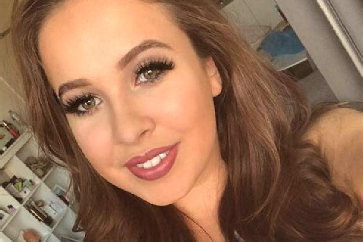 Sadie, 27, a brunette grey-eyed european companion based in Hoeringen. Offering Domination, Striptease, Party Girl, Couples, Roleplay. Available for incall a...