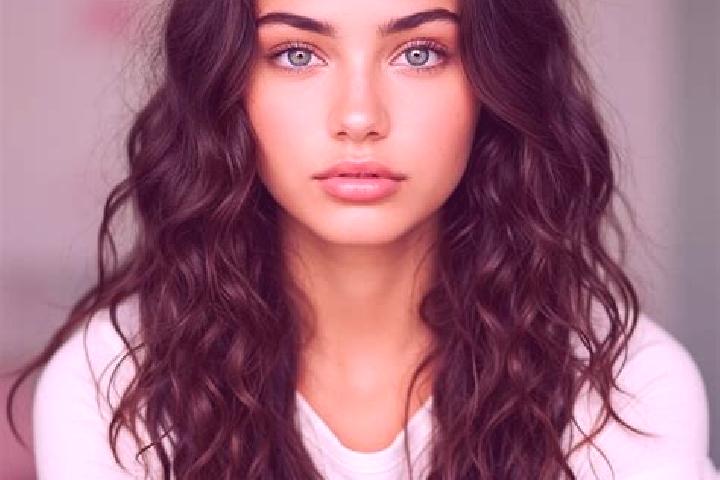 Sadie, 27, a dark blonde hazel-eyed mediterranean companion based in Tuchlovice. Offering Dinner Date, Prostate Massage, Couples. Available for incall and ou...