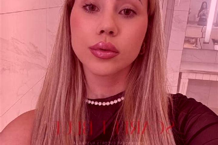 Sadie, 27 — Escort in Francisco Macedo, Brazil