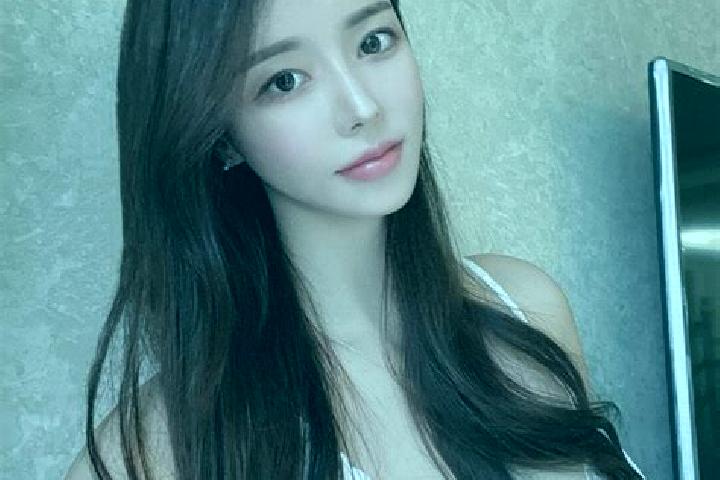 Sadie, 27 — Escort in Gecheng, China