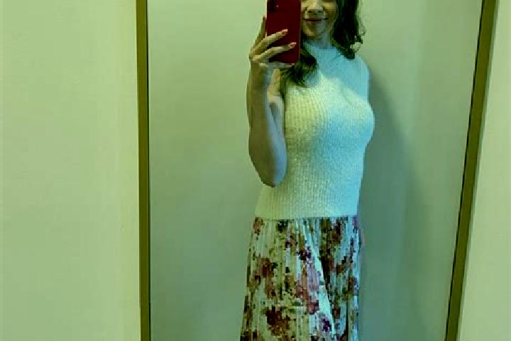 Sadie, 27 — Escort in Giurgesti, Romania