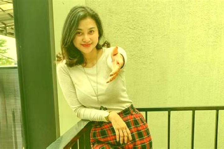 Sadie, 27 — Escort in Kertosono, Indonesia