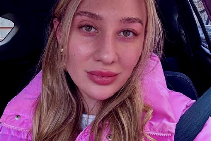 Sadie, 27 — Escort in Kolomak, Ukraine