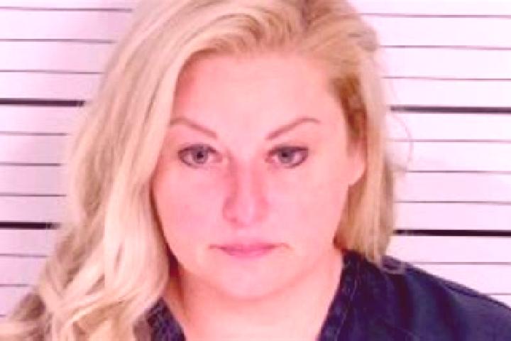 Sadie, 27 — Escort in Whitesburg, United States