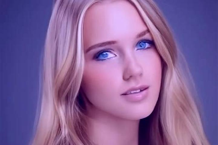 Sadie, 28, a blonde amber-eyed indian companion based in Bozburun. Offering Roleplay, Tantra, 69, Party Girl. Available for incall and outcall, day and eveni...