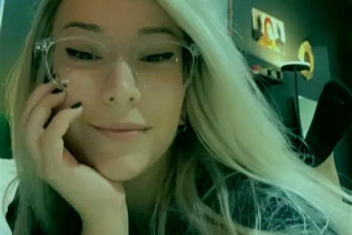 Sadie, 28, a blonde dark-eyed mixed companion based in Vici. Offering OWO, CIM, GFE, Massage. Available for incall and outcall, day and evening dates.