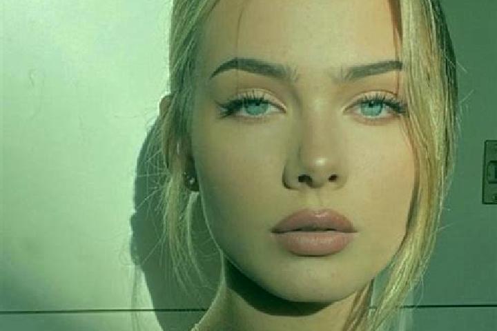 Sadie, 28, a blonde hazel-eyed european companion based in Negri. Offering CIM, A-Level. Available for incall and outcall, day and evening dates.