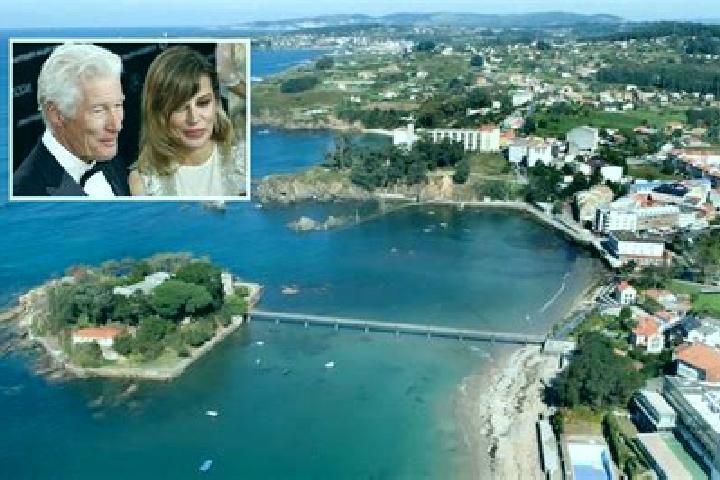 Sadie, 28 — Escort in Oleiros, Spain