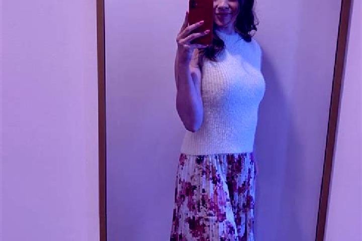 Sadie, 28 — Escort in Qianwei, China
