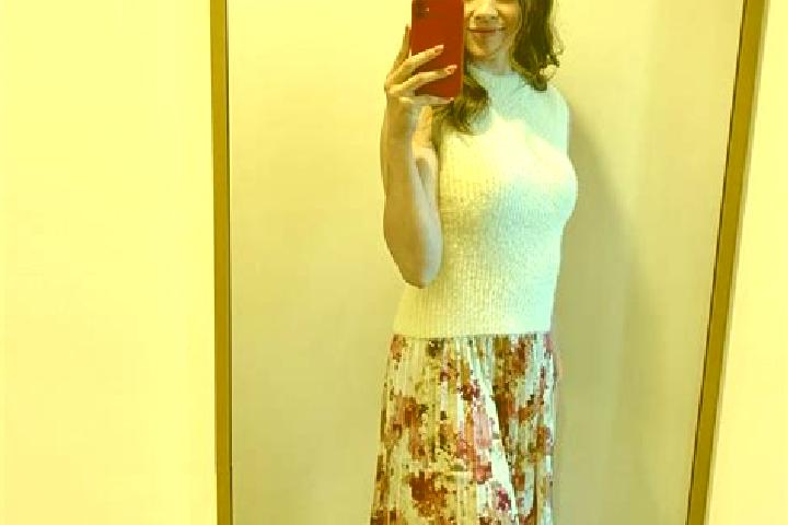 Sadie, 28 — Escort in Vlaha, Romania