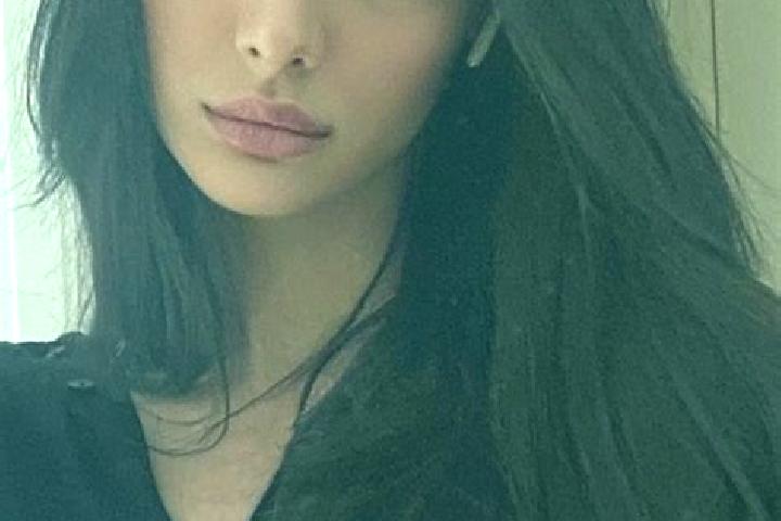 Sadie, 29, a black dark-eyed middle eastern companion based in Ulmu. Offering CIM, BDSM, Couples, 69. Available for incall and outcall, day and evening dates.