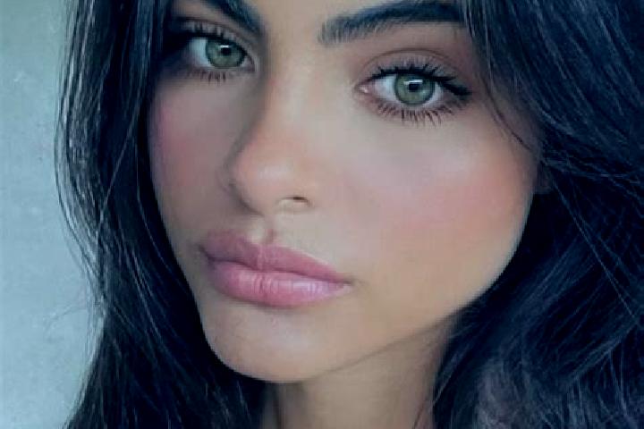 Sadie, 29, a brunette dark-eyed middle eastern companion based in Chocznia. Offering Massage, Roleplay, A-Level. Available for incall and outcall, day and ev...