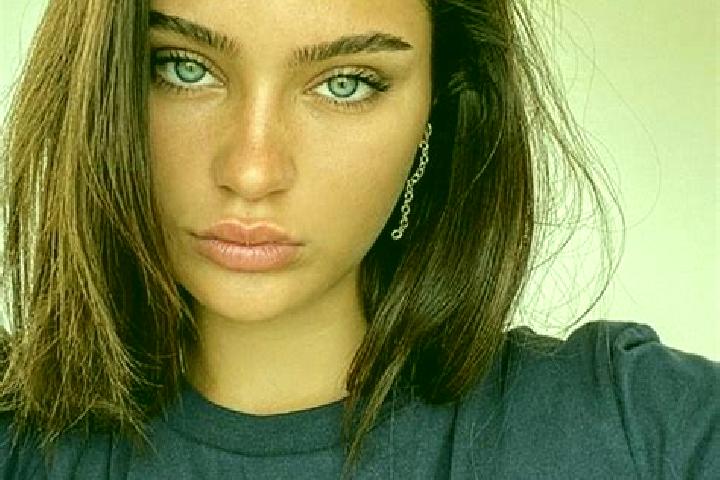 Sadie, 29, a brunette dark-eyed mixed companion based in Bued. Offering Massage, Deep French Kissing, Striptease. Available for incall and outcall, overnight...