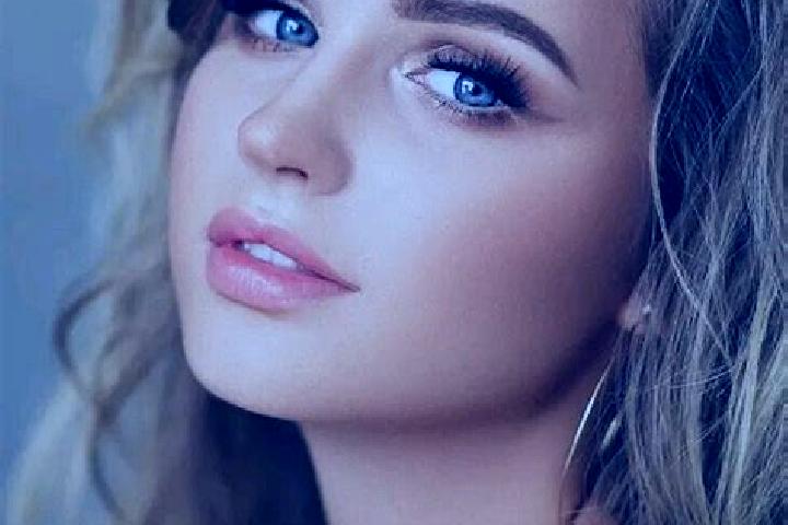 Sadie, 29, a dark blonde blue-eyed european companion based in Cuminestown. Offering Travel Companion, GFE, Party Girl, CIM, OWO. Available for incall and ou...