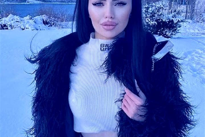 Sadie, 29 — Escort in Ovidiopol, Ukraine