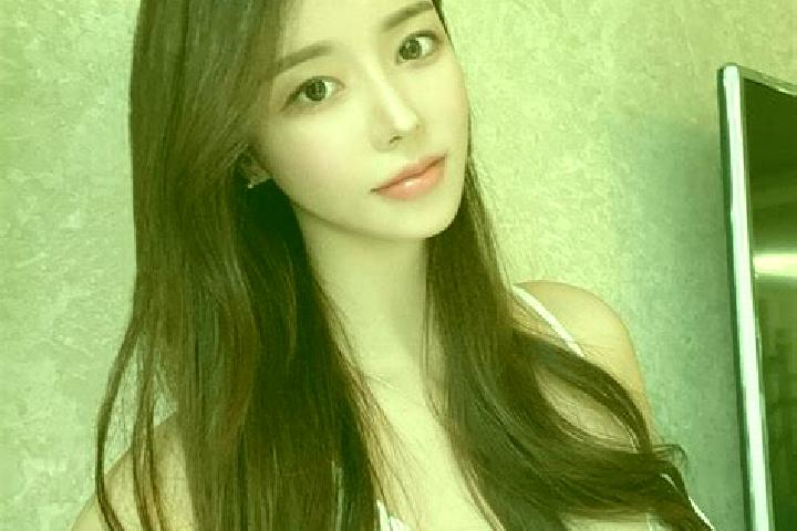 Sadie, 29 — Escort in Yangqianhe, China
