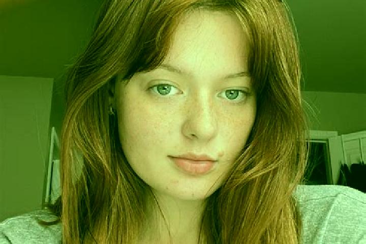 Sadie, 30, a auburn hazel-eyed caucasian companion based in Sainte-Suzanne-sur-Vire. Offering GFE, Travel Companion, Massage, Girlfriend Experience. Availabl...