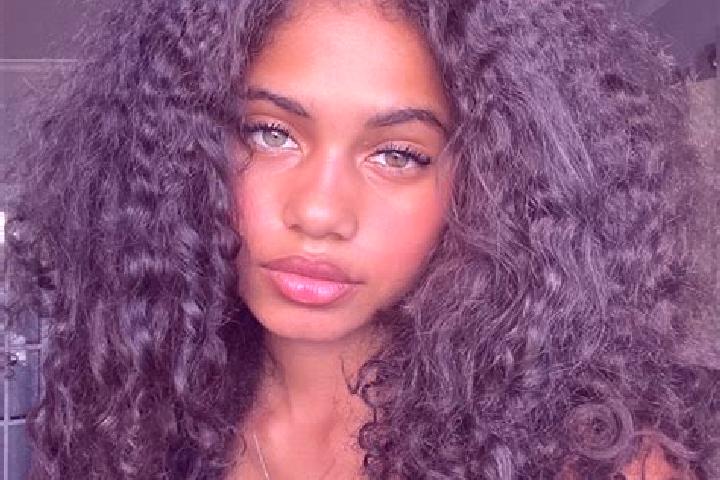 Sadie, 30, a black amber-eyed ebony companion based in Papiu Ilarian. Offering Dinner Date, Domination, Girlfriend Experience. Available for incall and outca...