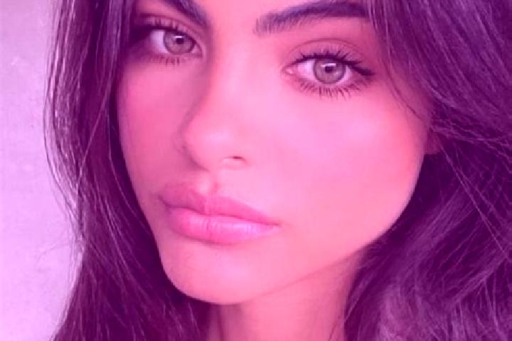 Sadie, 30, a brunette green-eyed mediterranean companion based in Zhengkou. Offering Couples, Striptease, Party Girl, A-Level. Available for incall and outca...