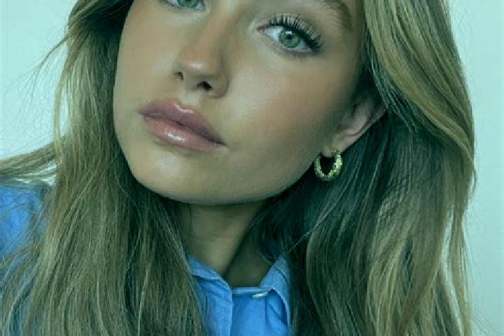 Sadie, 30, a dark blonde green-eyed mediterranean companion based in Casas de Benitez. Offering Massage, Prostate Massage, Tantra, Fetish. Available for inca...