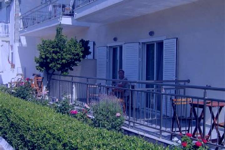 Sadie, 30 — Escort in Arisvi, Greece
