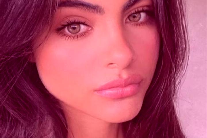 Sadie, 31, a brunette green-eyed middle eastern companion based in Aspinwall. Offering Striptease, Couples, Roleplay, A-Level, Erotic Massage. Available for ...