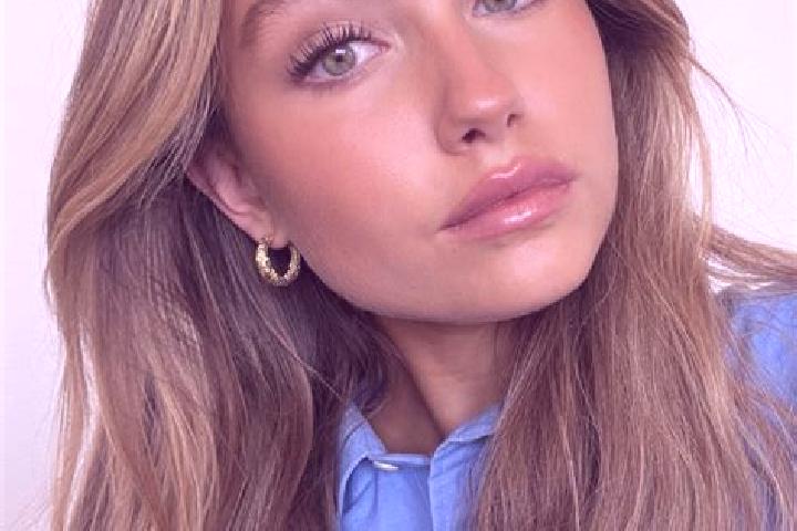 Sadie, 31, a dark blonde green-eyed mixed companion based in Stanton Drew. Offering Girlfriend Experience, A-Level, Party Girl, Fetish, Dinner Date. Availabl...