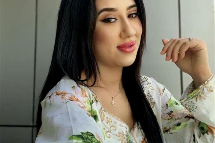 Sadie, 31 — Escort in Ain Dourij, Morocco