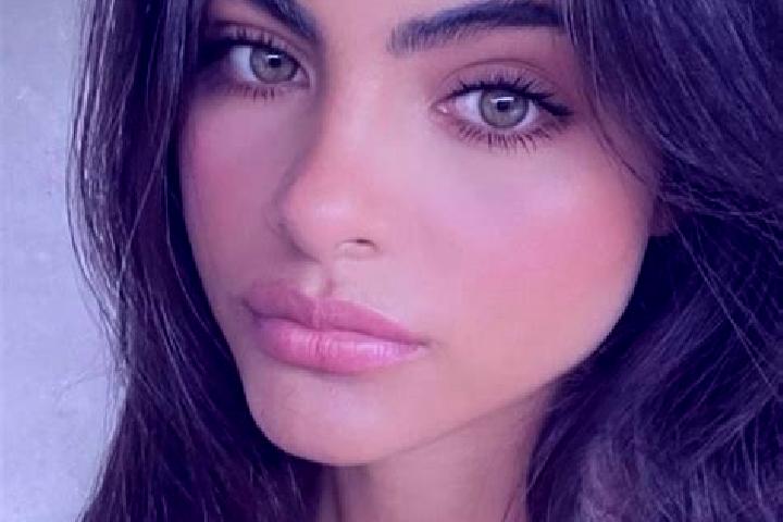 Sadie, 32, a brunette green-eyed european companion based in Tapalque. Offering Roleplay, Striptease, A-Level, Domination. Available for incall and outcall, ...