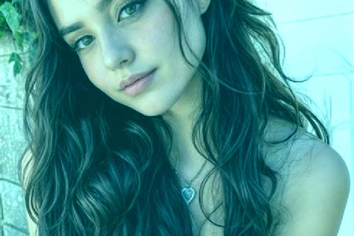 Sadie, 32, a brunette hazel-eyed middle eastern companion based in Sologno. Offering Tantra, Roleplay, Deep French Kissing. Available for incall and outcall,...