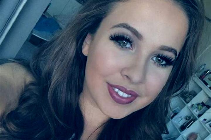 Sadie, 32, a dark blonde dark-eyed european companion based in Kannankurichchi. Offering 69, Prostate Massage, Erotic Massage. Available for incall and outca...