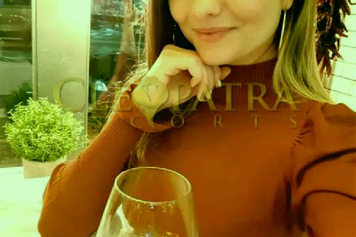 Sadie, 32, a red dark-eyed indian companion based in Neoga. Offering Overnight, Tantra, Dinner Date, OWO. Available for incall and outcall, day and evening d...