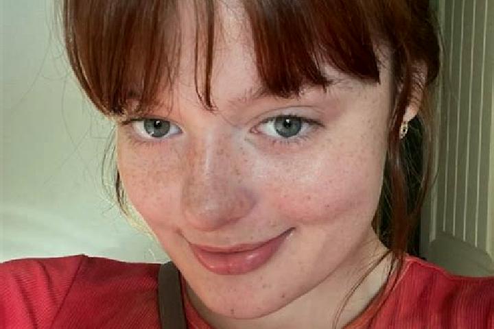 Sadie, 32, a red green-eyed mixed companion based in Toledo. Offering Dinner Date, BDSM. Available for incall and outcall, day and evening dates.