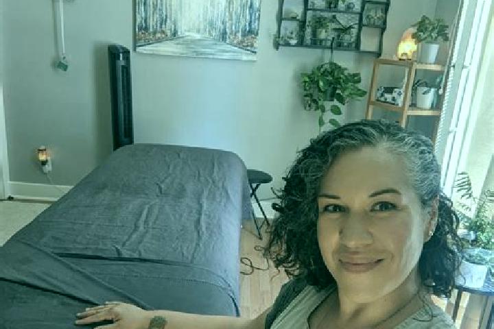 Sadie, 33, a black hazel-eyed asian companion based in Santa Catarina de Tepehuanes. Offering Erotic Massage, Massage, Party Girl, BDSM, Dinner Date. Availab...