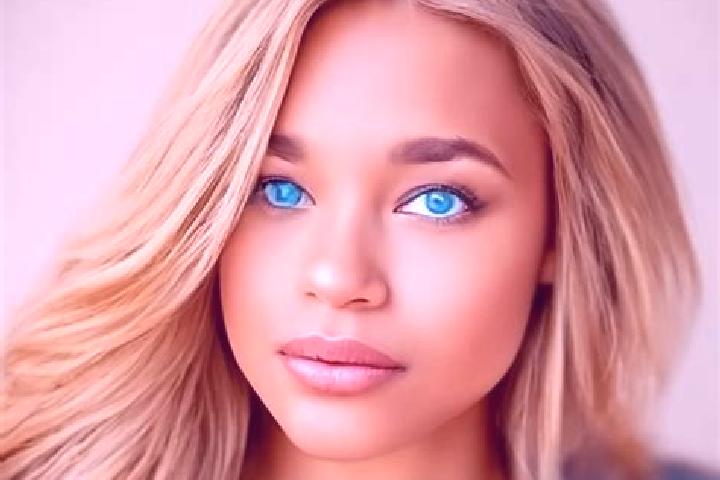 Sadie, 33, a blonde blue-eyed latina companion based in Cumpana. Offering A-Level, Massage, Overnight, Fetish. Available for incall and outcall, day and even...