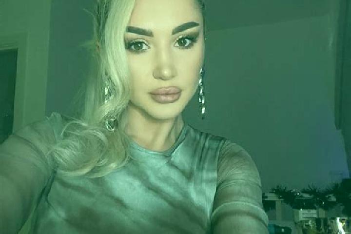 Sadie, 33, a blonde brown-eyed middle eastern companion based in Shaoshan. Offering GFE, Party Girl, Dinner Date. Available for incall and outcall, overnight...