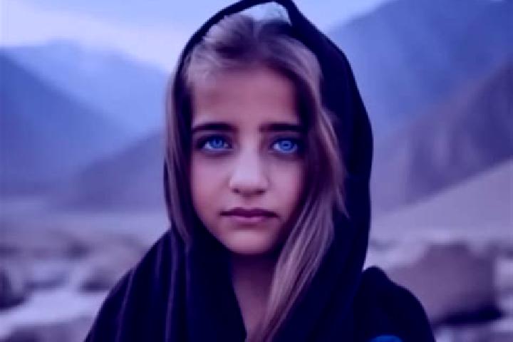 Sadie, 33, a blonde dark-eyed middle eastern companion based in Gbaleu. Offering Domination, Duos, Erotic Massage. Available for incall and outcall, overnigh...