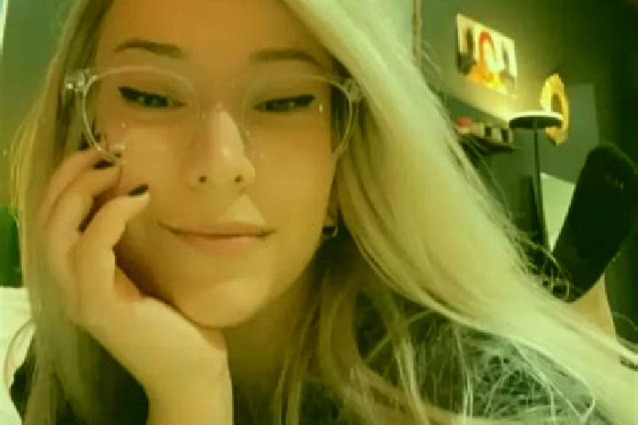 Sadie, 33, a blonde grey-eyed indian companion based in Sfruz. Offering Duos, Massage, Girlfriend Experience. Available for incall and outcall, overnight boo...