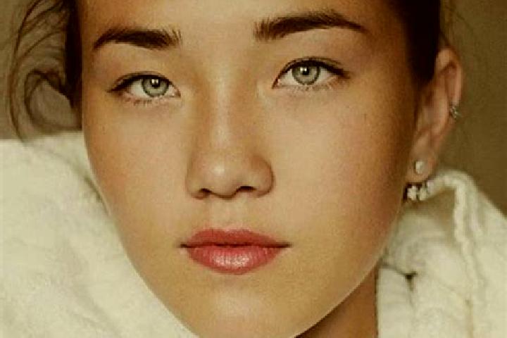 Sadie, 33, a chestnut grey-eyed caucasian companion based in Yun ao. Offering Travel Companion, CIM. Available for incall and outcall, day and evening dates.