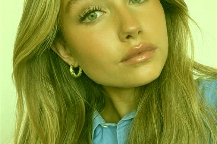 Sadie, 33, a dark blonde green-eyed mixed companion based in Schneizlreuth. Offering OWO, A-Level, GFE, Fetish, Massage. Available for incall and outcall, da...