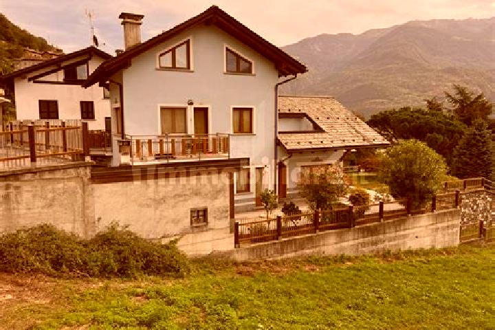 Sadie, 33 — Escort in Castione Andevenno, Italy