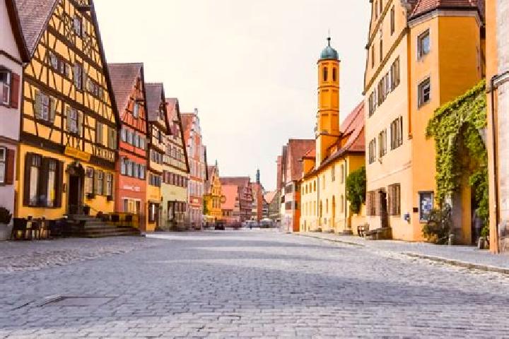 Sadie, 33 — Escort in Dinkelsbuehl, Germany
