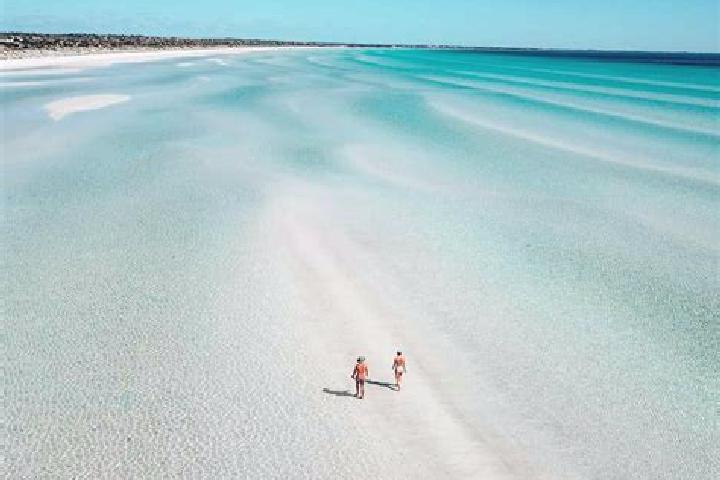 Sadie, 33 — Escort in Golden Beach, Australia
