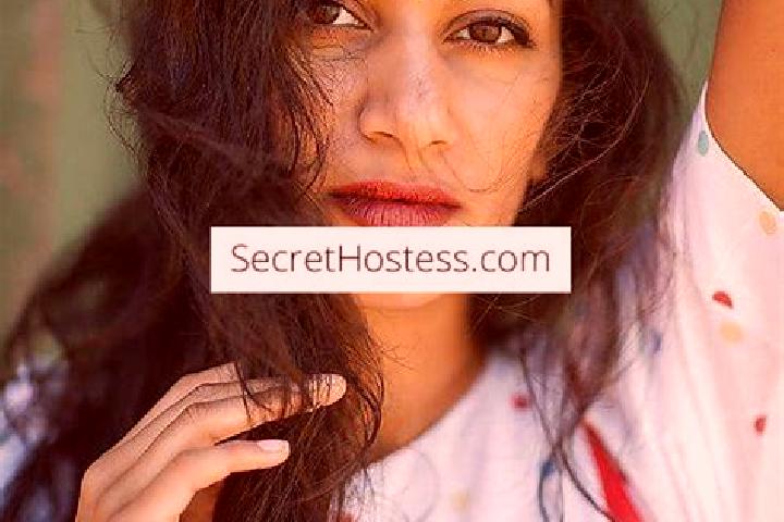 Sadie, 34, a black grey-eyed indian companion based in Ct 0022. Offering Deep French Kissing, Fetish, BDSM. Available for incall and outcall, day and evening...