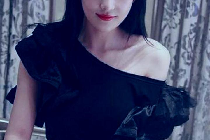 Sadie, 34, a black grey-eyed mediterranean companion based in Vernesti. Offering Girlfriend Experience, Deep French Kissing, Striptease, Party Girl, Massage....