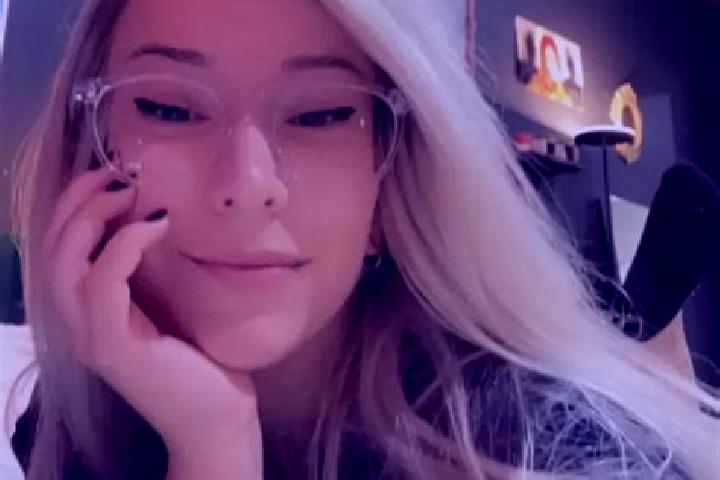Sadie, 34, a blonde dark-eyed caucasian companion based in Juedenberg. Offering Erotic Massage, Travel Companion, Deep French Kissing, Duos. Available for in...
