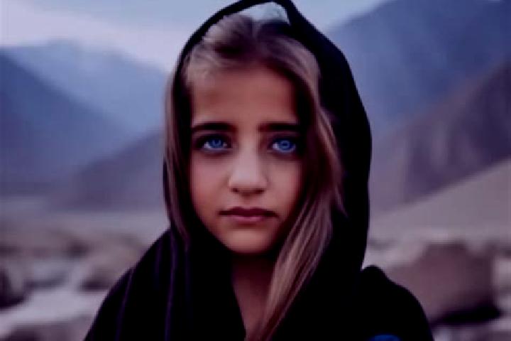 Sadie, 34, a chestnut blue-eyed middle eastern companion based in Fort Hancock. Offering Tantra, Fetish, Travel Companion, Erotic Massage. Available for inca...